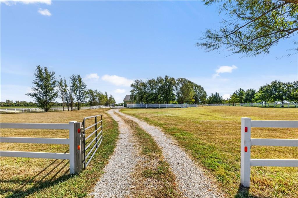 12580 238th St, Linwood, KS 66052