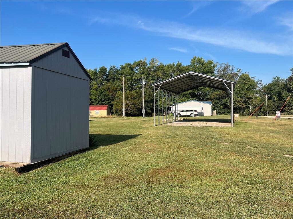 2 S Eagle Ln, Mound City, KS 66056