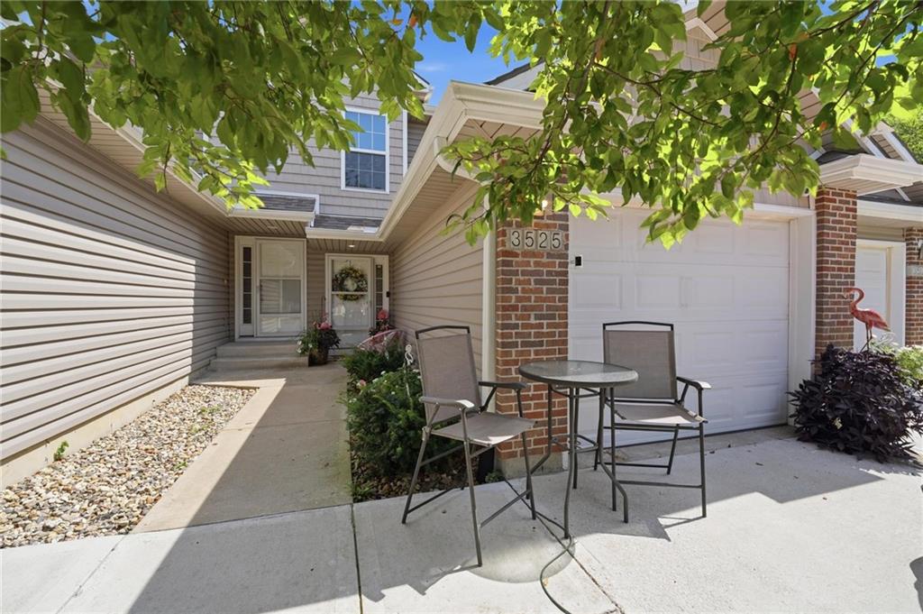 3525 NE Austin Dr, Lee's Summit, MO 64064