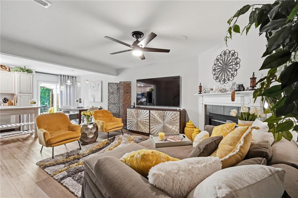 3525 NE Austin Dr, Lee's Summit, MO 64064