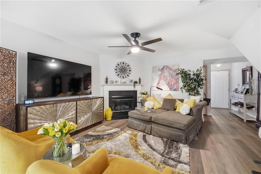 3525 NE Austin Dr, Lee's Summit, MO 64064