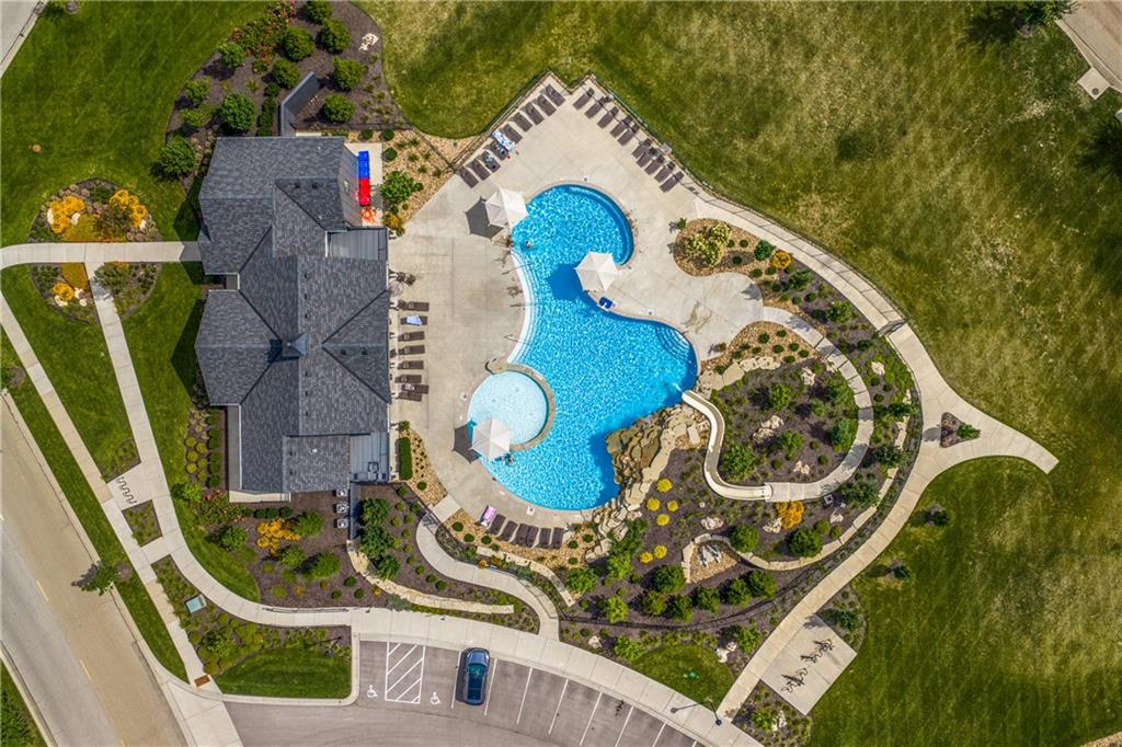 2428 W 177th St, Overland Park, KS 66085