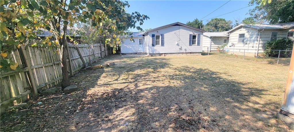 1019 Cherokee St, Humboldt, KS 66748