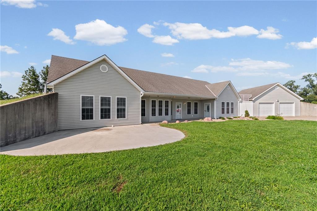1330 270th St, Lathrop, MO 64465