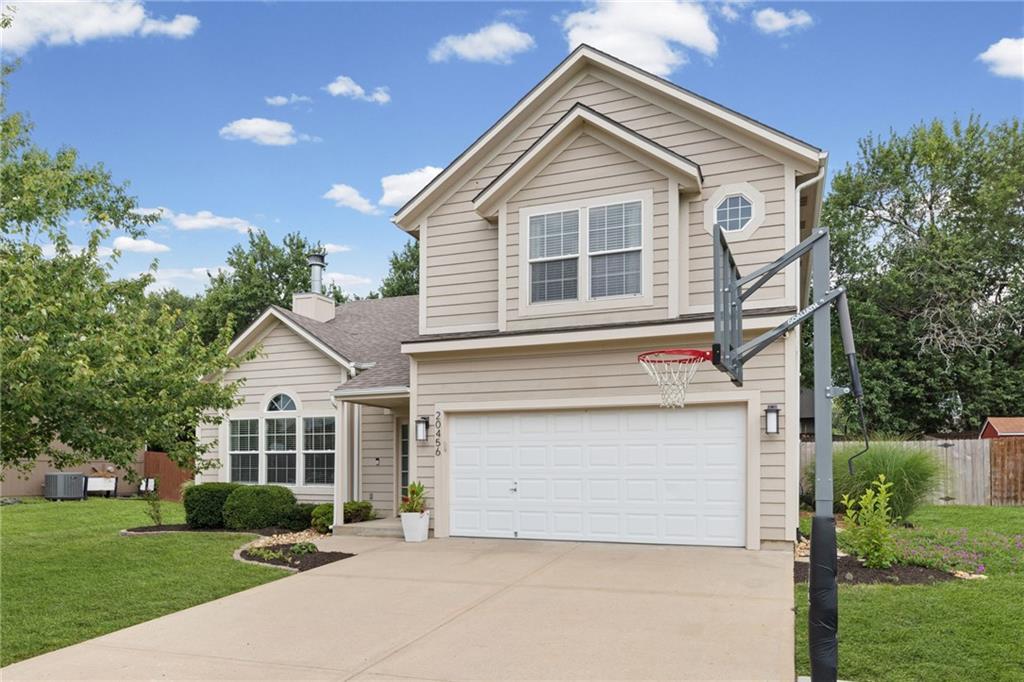 20456 W 220th Ter, Spring Hill, KS 66083