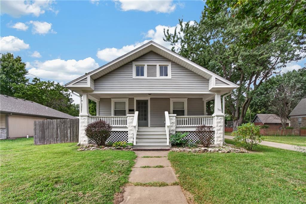 505 S 2nd St, Odessa, MO 64076