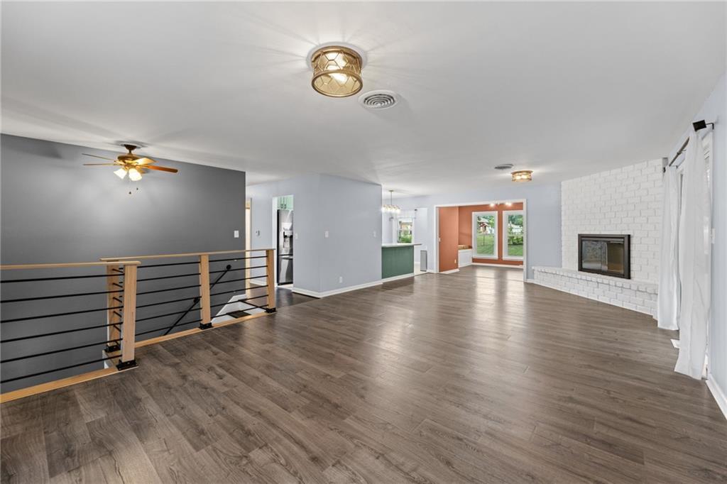 7302 N Woodland Ave, Gladstone, MO 64118
