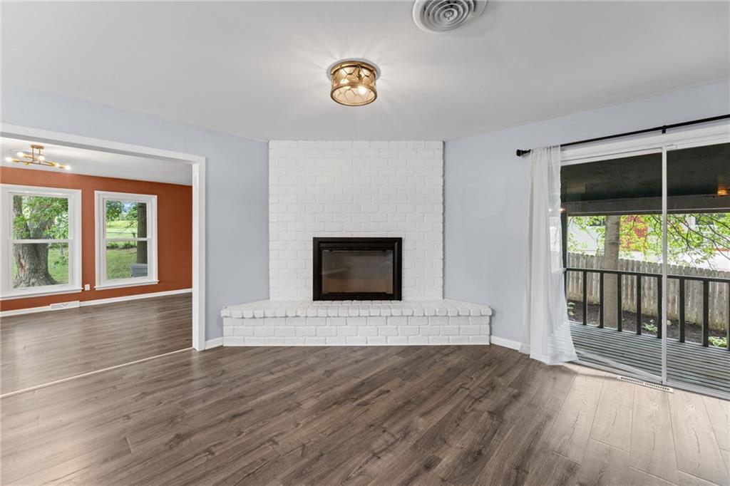 7302 N Woodland Ave, Gladstone, MO 64118