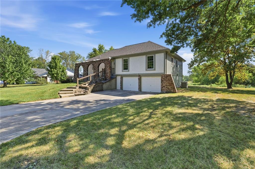 705 Sivley St, Peculiar, MO 64078