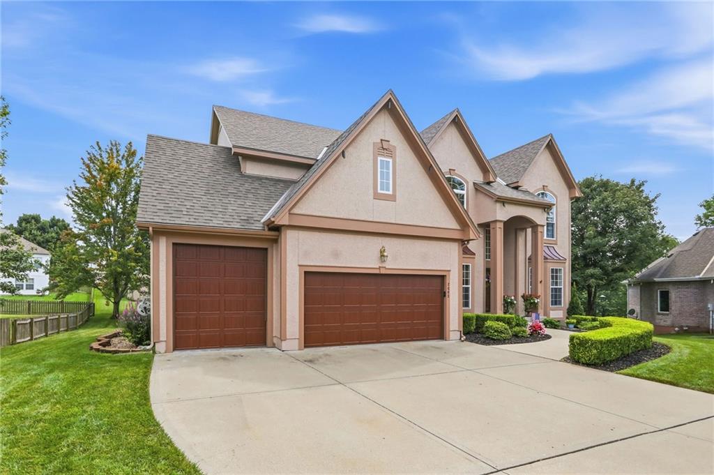 2603 SW Winterbrook Cir SW, Lee's Summit, MO 64081