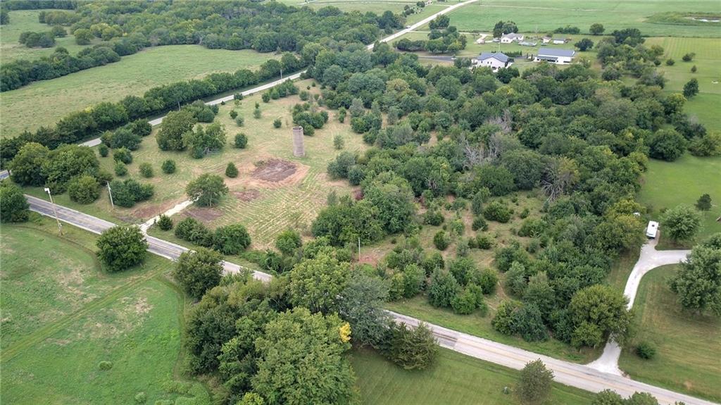 12496 W 271st St, Louisburg, KS 66071