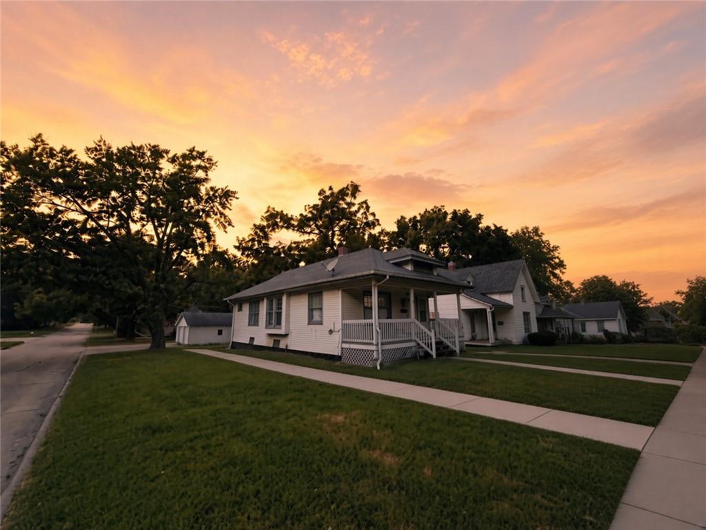 748 S Poplar St, Ottawa, KS 66067