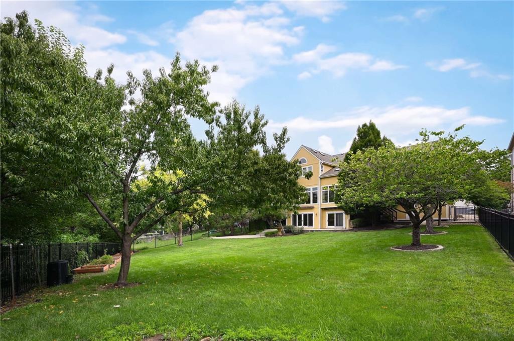 8217 W 146th Ter, Overland Park, KS 66223