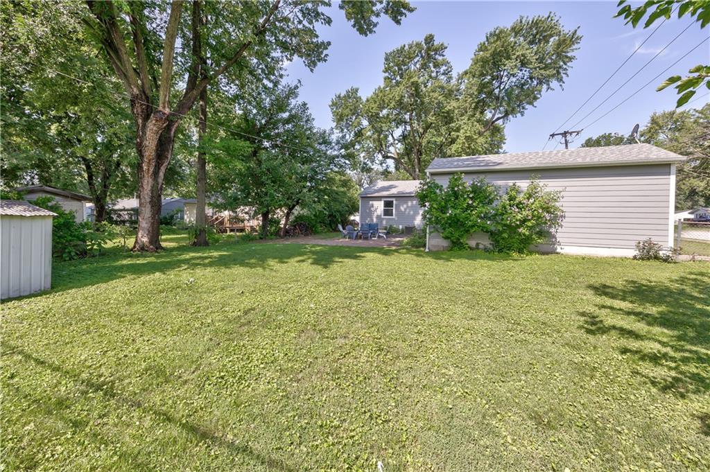 7101 Maple St, Overland Park, KS 66204