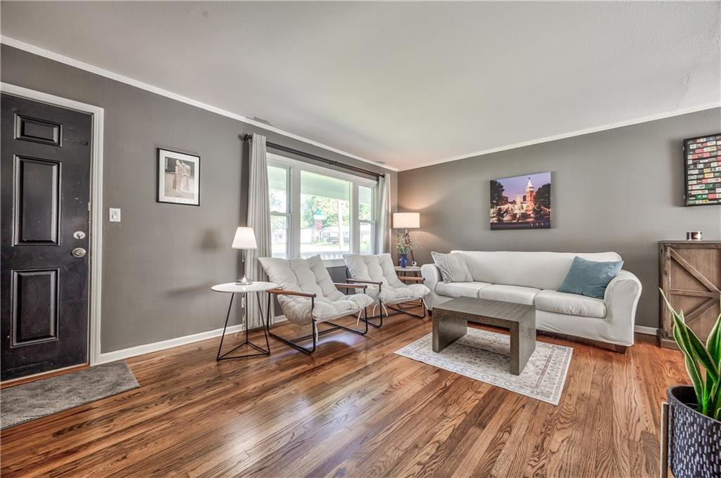 7101 Maple St, Overland Park, KS 66204