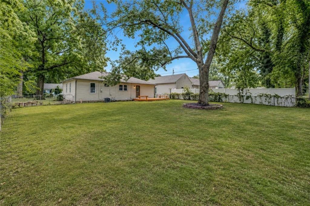 5408 W 72nd St, Prairie Village, KS 66208