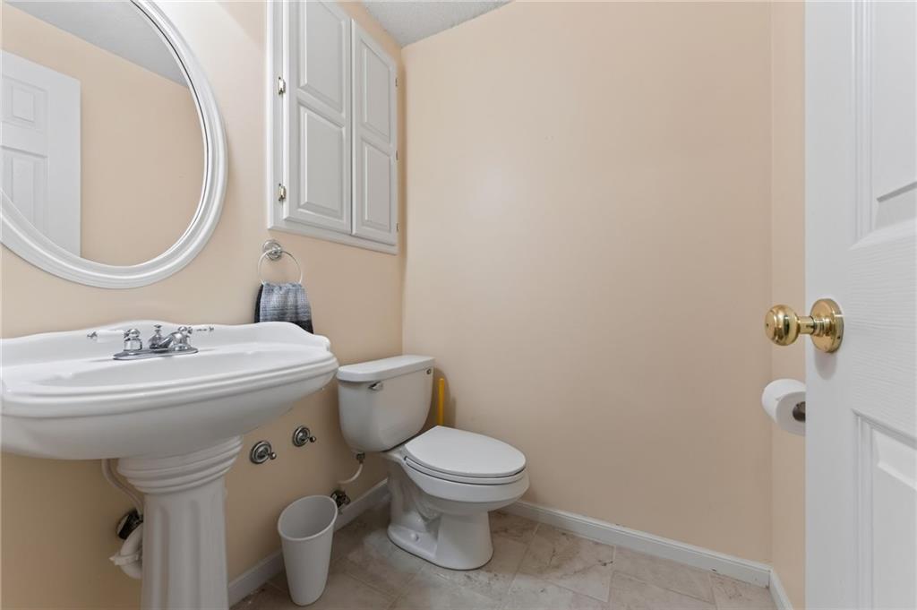 1312 Hillary Dr, Liberty, MO 64068
