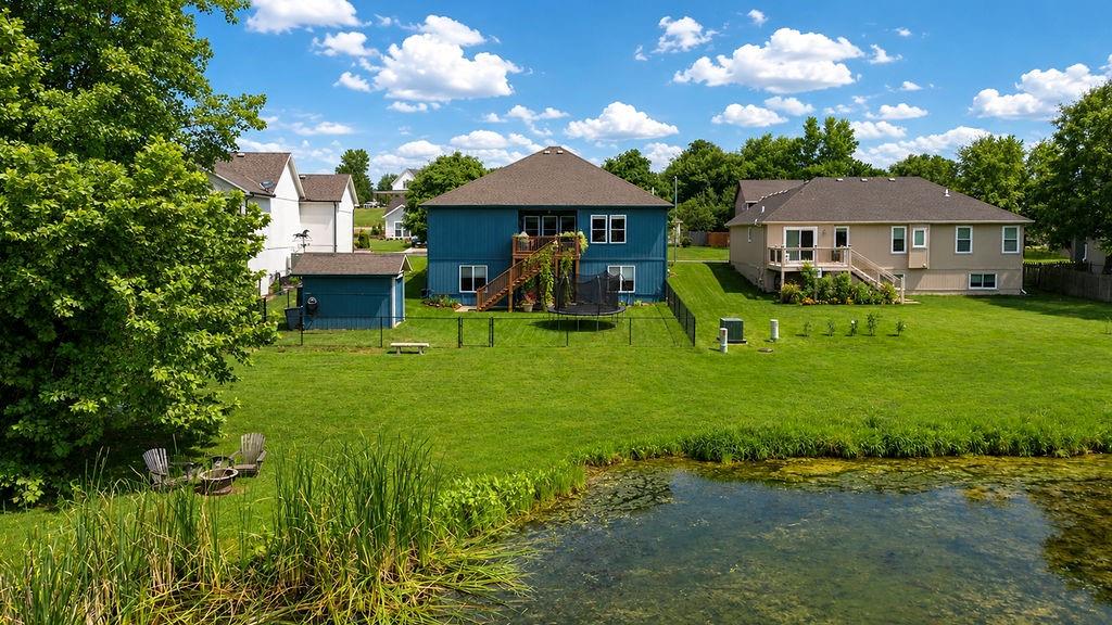 121 S 16th Ter, Louisburg, KS 66053