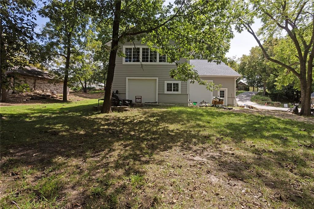 8010 Rock Creek Dr, Ozawkie, KS 66070