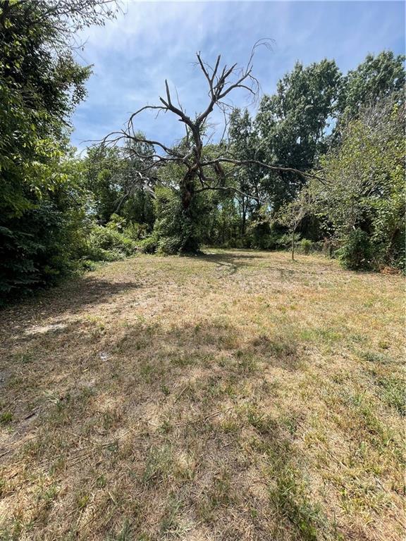 2714 Frisco Ave, Parsons, KS 67357