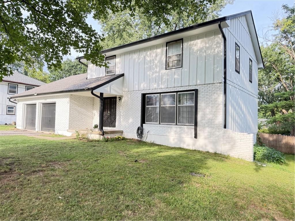 12813 Craig Ave, Grandview, MO 64030