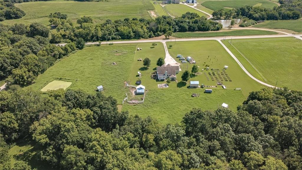 1581 Shawnee Rd, Pomona, KS 66076