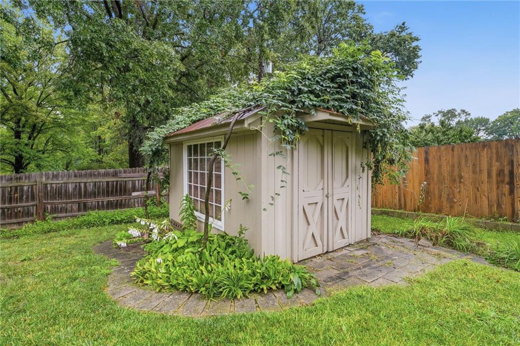6317 Sterling Ave, Raytown, MO 64133