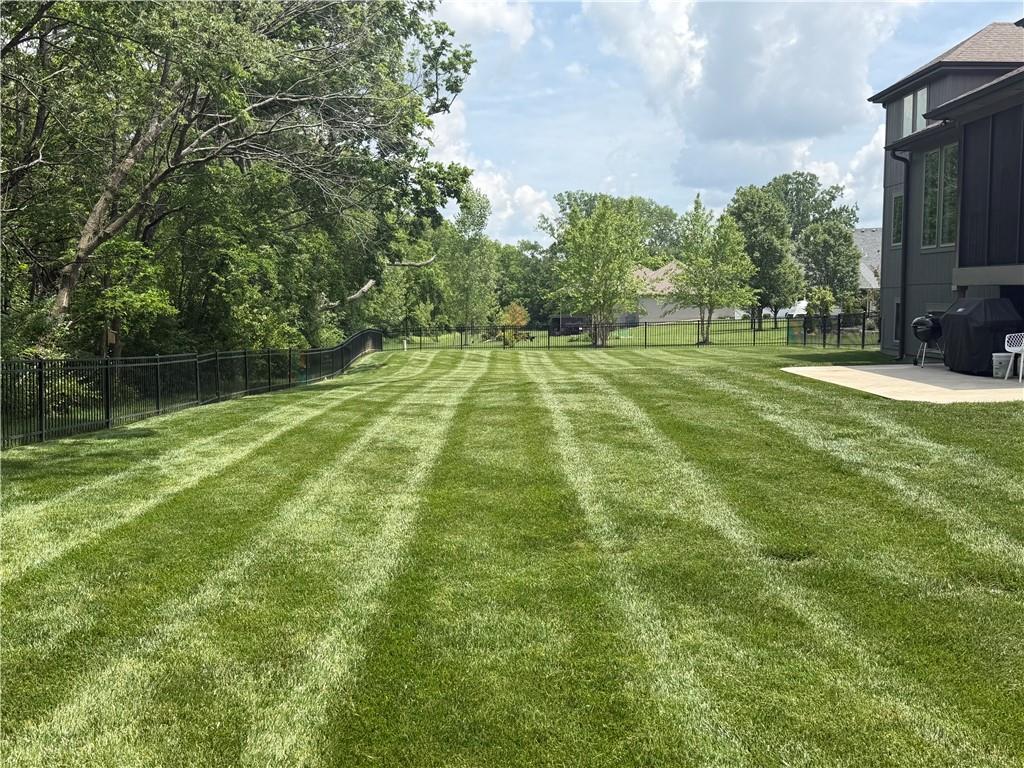 9103 SW 12th St, Lee's Summit, MO 64064