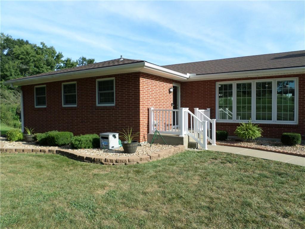 17600 Country Club Rd, Atchison, KS 66002