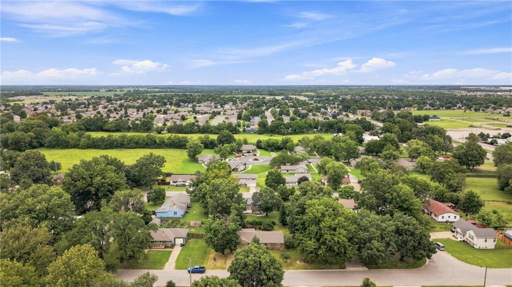 142 W Shawnee St, Gardner, KS 66030