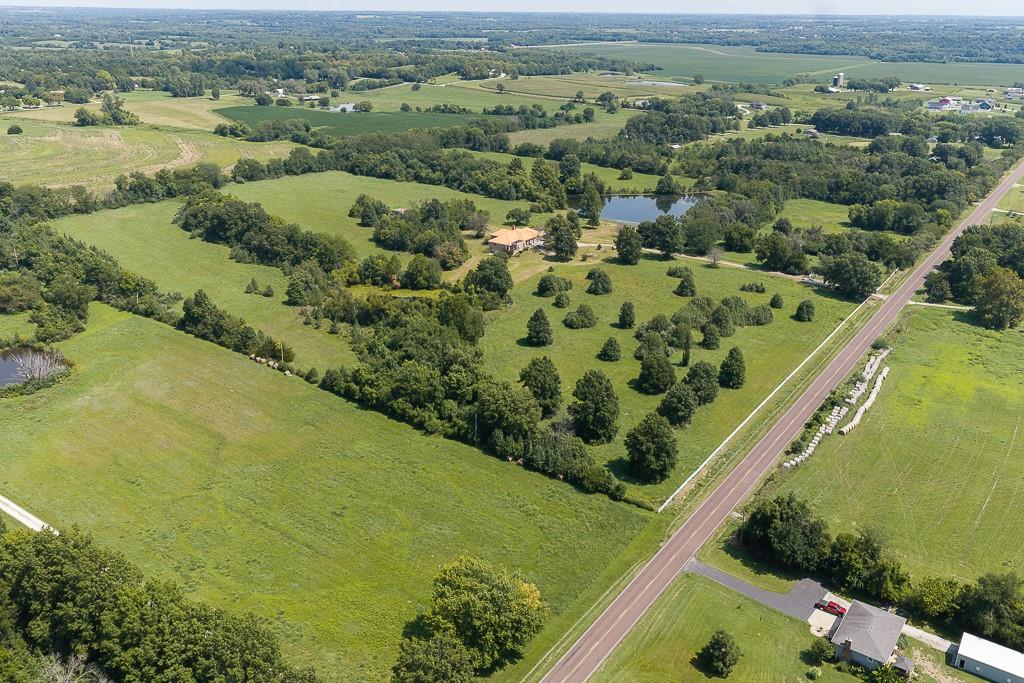 20100 Evans Rd, Tonganoxie, KS 66086