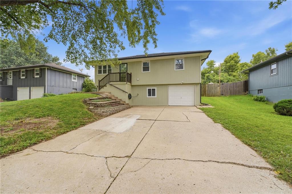 1005 NE Wien Ave, Blue Springs, MO 64014
