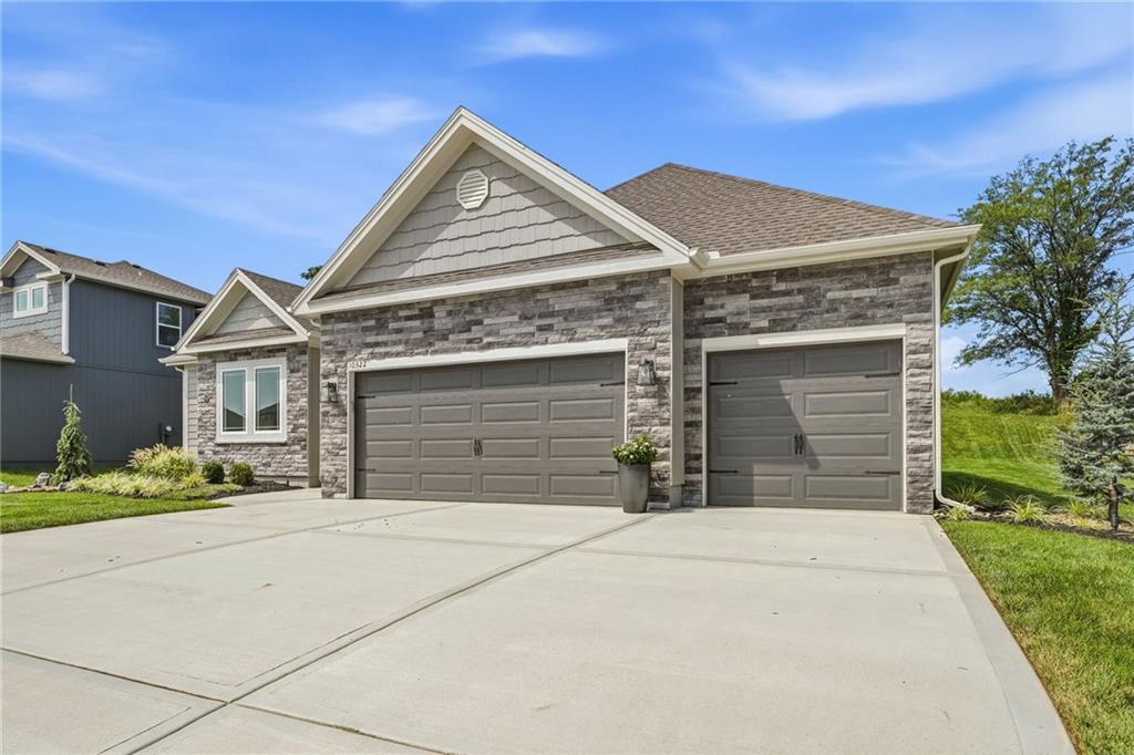 10322 N Winchester Ave, Kansas City, MO 64156