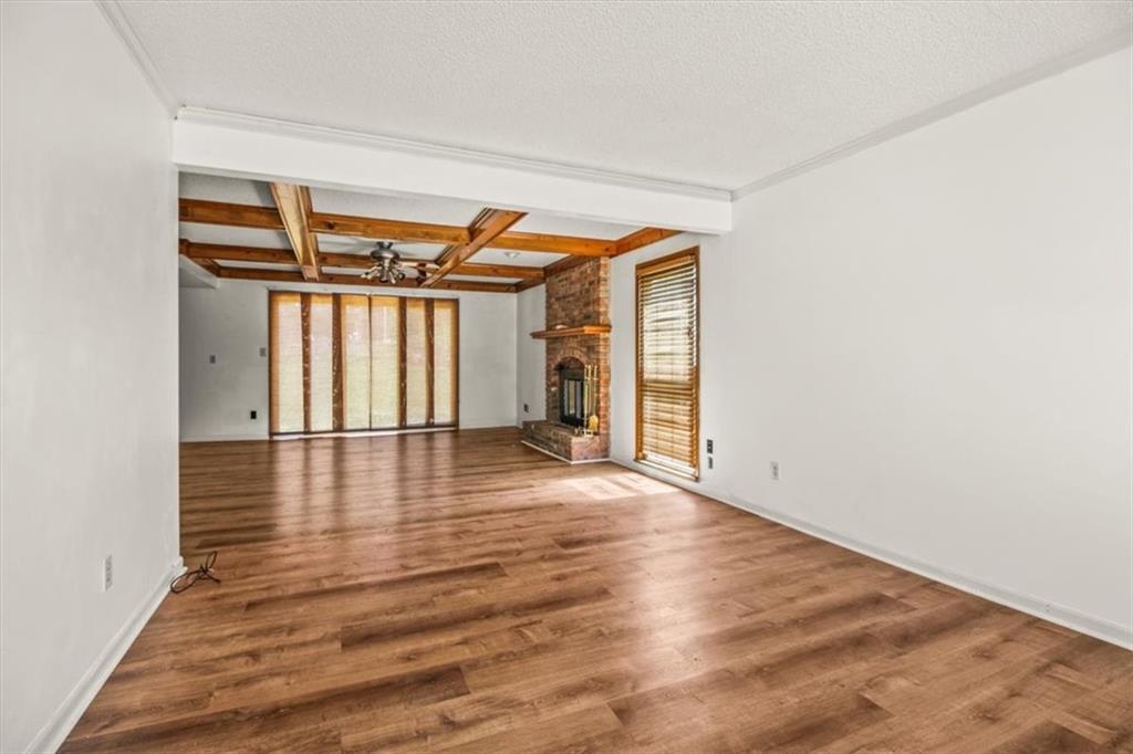 3907 NE Clearbrook Dr, Lee's Summit, MO 64064