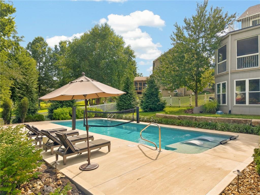 1037 Fox Run Ter, Liberty, MO 64068