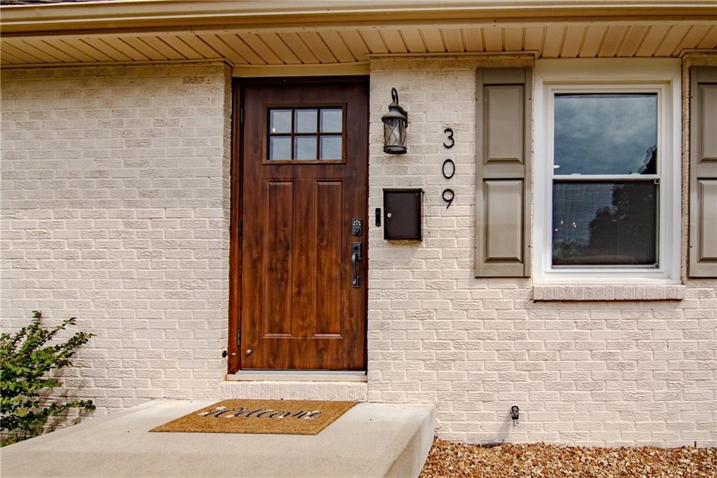 309 Hillcrest Dr, Warrensburg, MO 64093