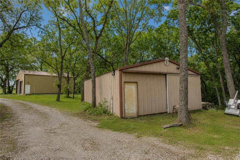 566 E 1000 Rd, Baldwin City, KS 66006