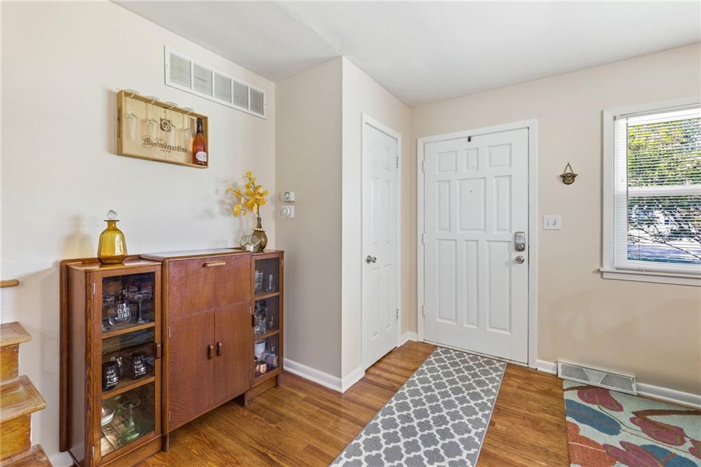 1607 NE 62nd Ter, Gladstone, MO 64118