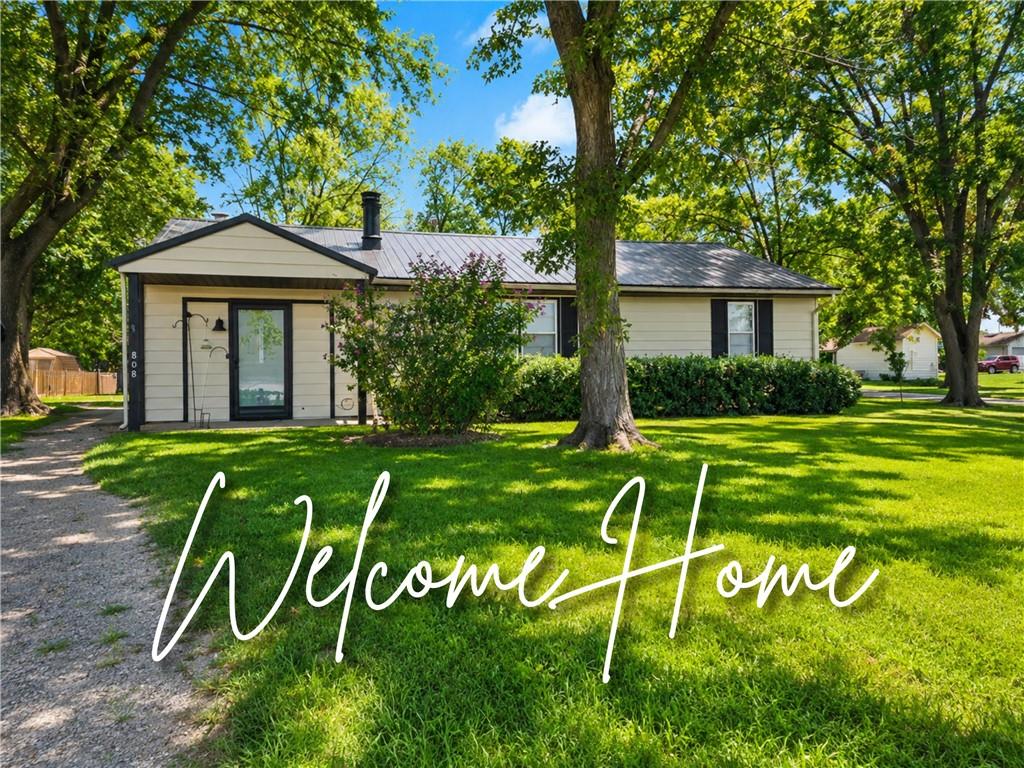 808 S State Route F Hw, Garden City, MO 64747