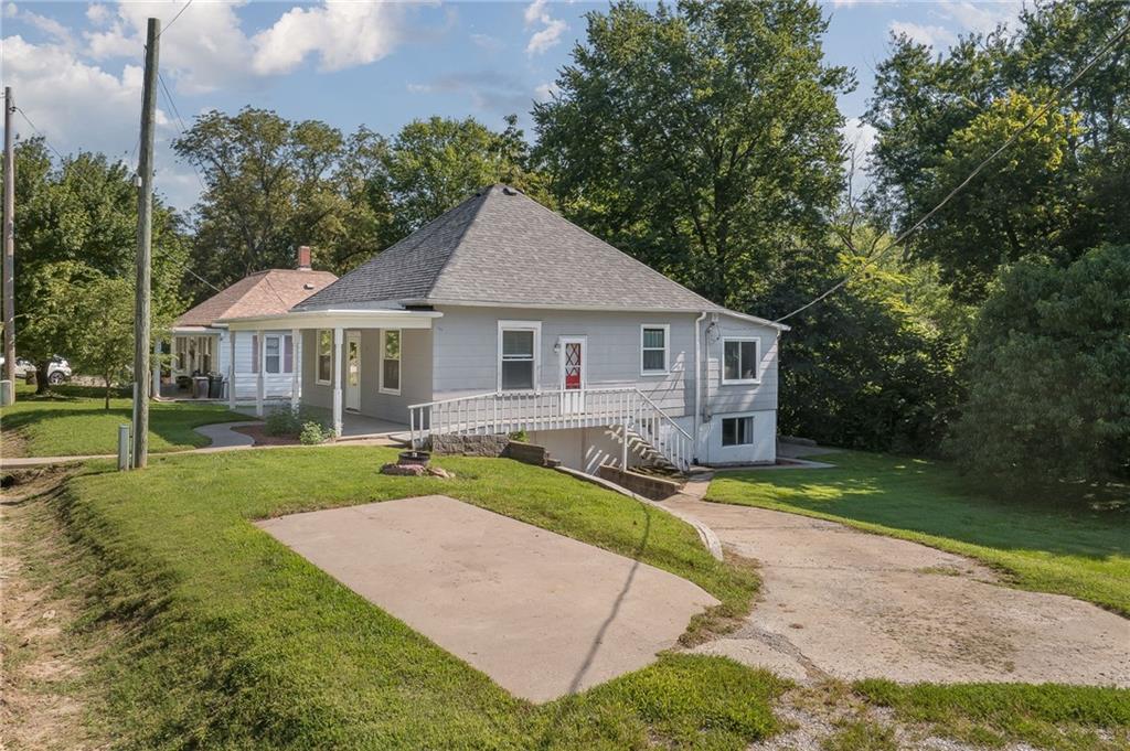 302 N Chestnut St, Forest City, MO 64451
