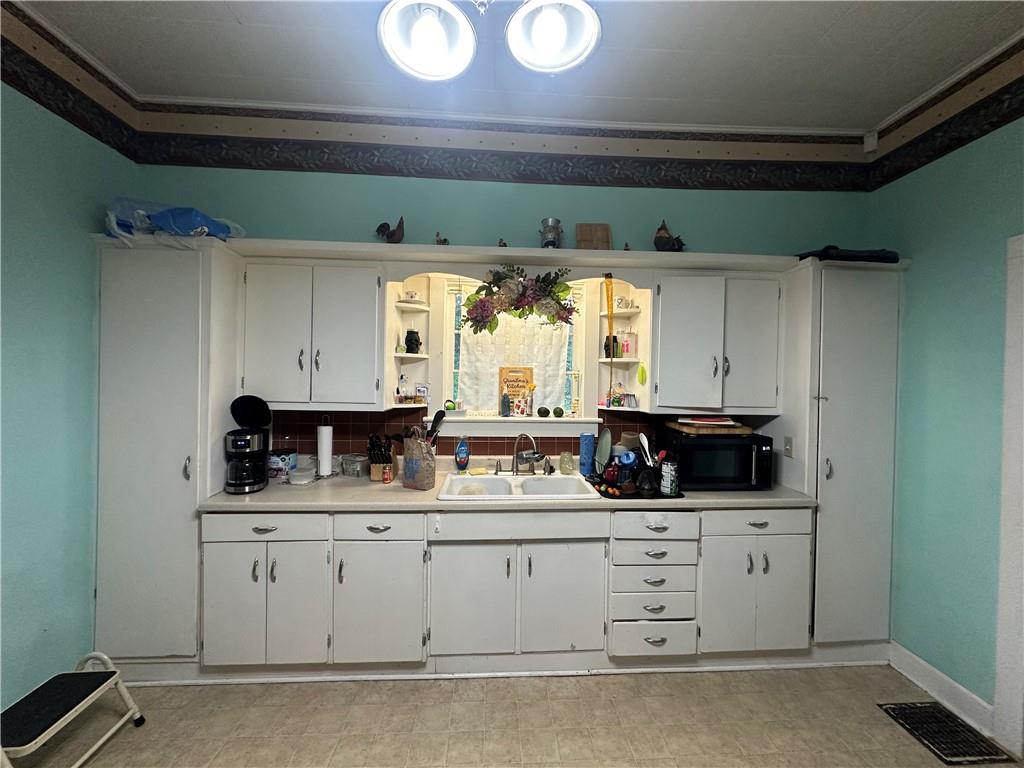 406 W Poulin St, St Joseph, MO 64501