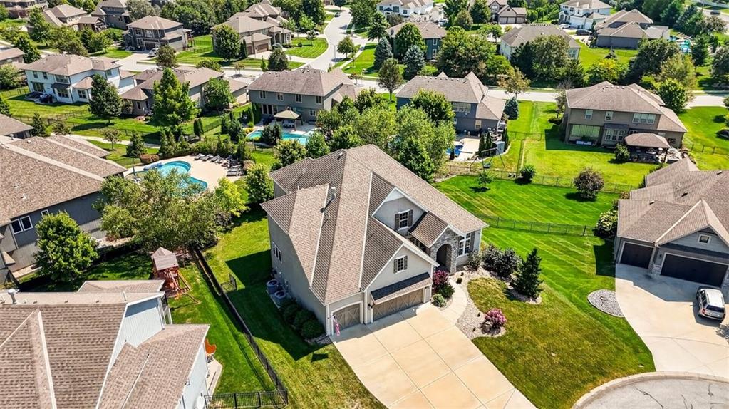 221 SW Roosevelt Rg, Lee's Summit, MO 64081