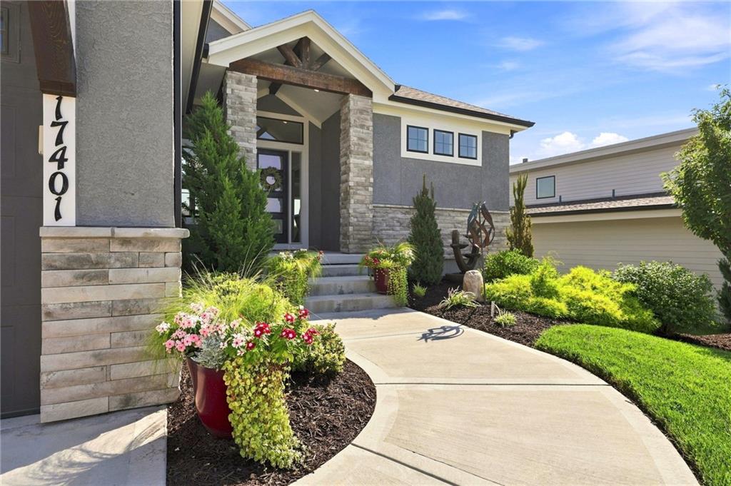 17401 Richards St, Overland Park, KS 66221