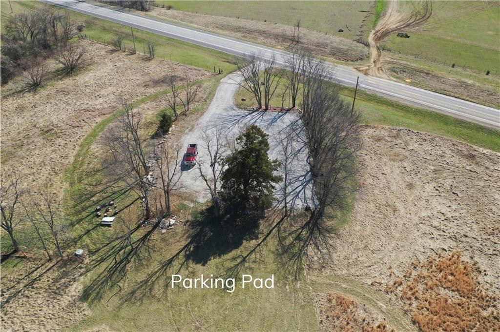 37682 10 Hw, Richmond, MO 64085