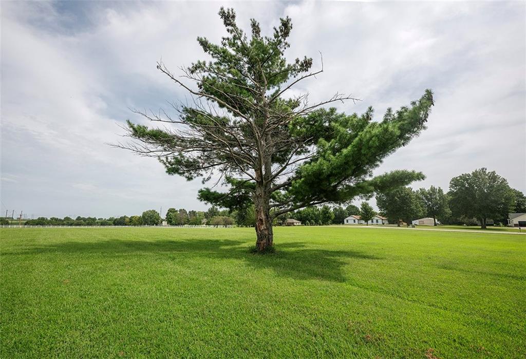 24504 E 248th St, Harrisonville, MO 64701
