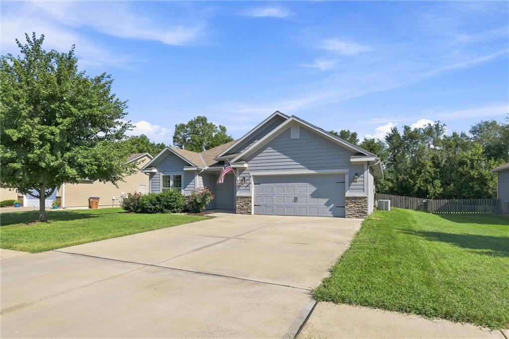 308 E Olive St, Raymore, MO 64083