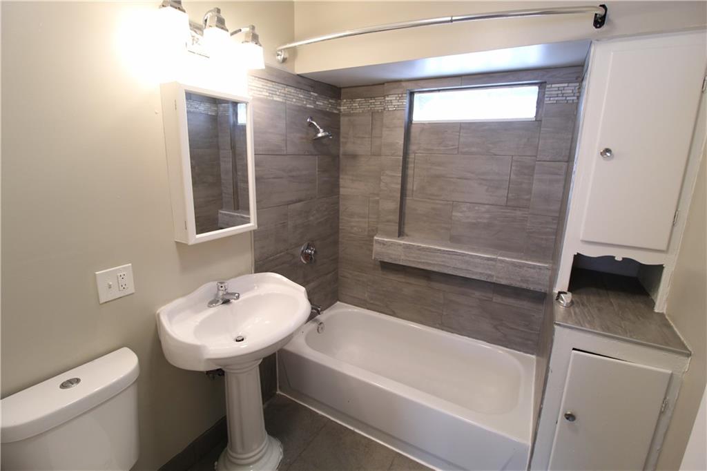 5607 Virginia Ave, Kansas City, MO 64110