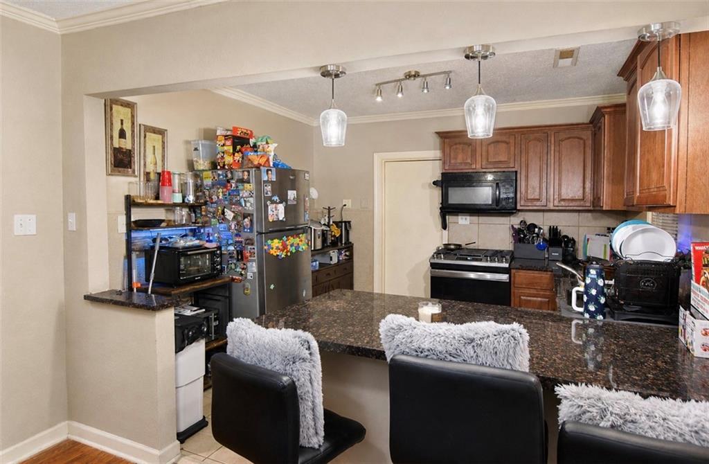 4941 Shawnee Dr, Kansas City, KS 66106
