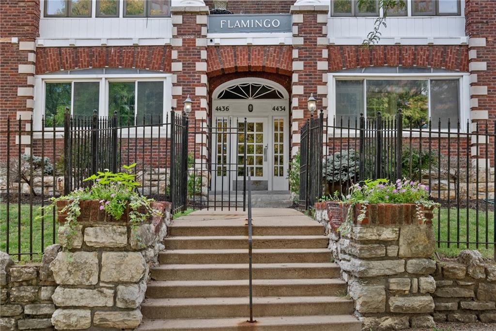 4434 J C Nichols Pw #2N, Kansas City, MO 64111