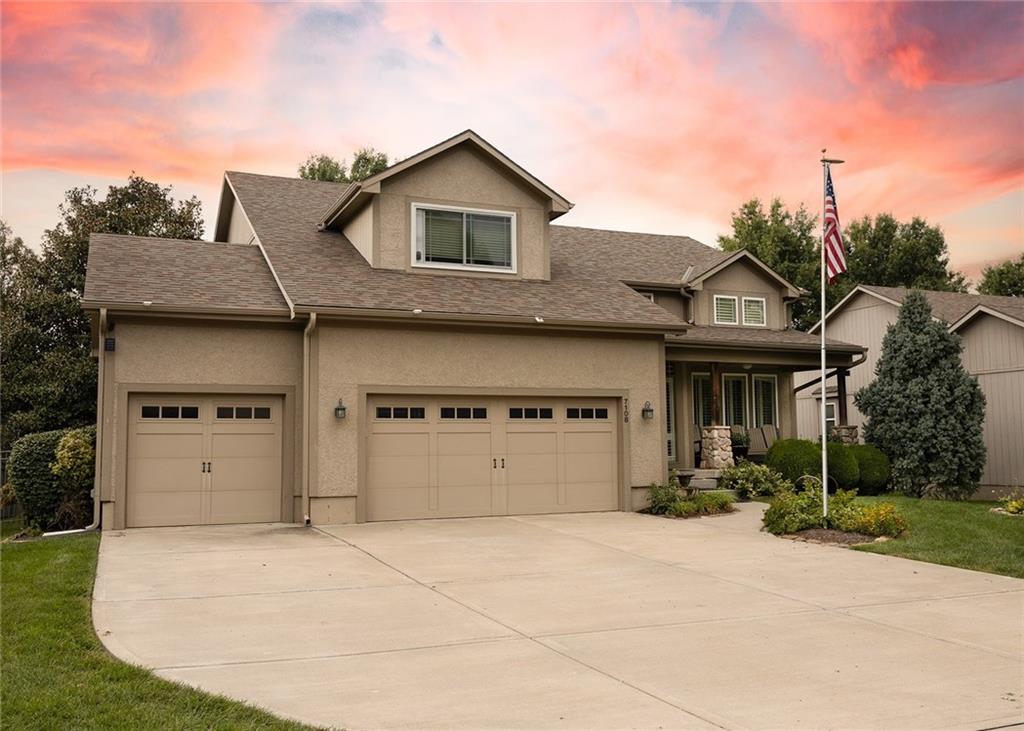 7108 Aminda St, Shawnee, KS 66227